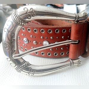 Beautiful leather belt!